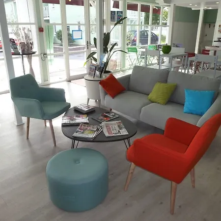 Le 81 Hotel
