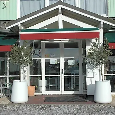 Hotel Le 81
