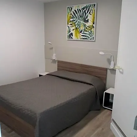 Le 81 Hotel 3*