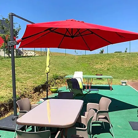 Le 81 Hotel
