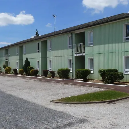 Le 81 Hotel