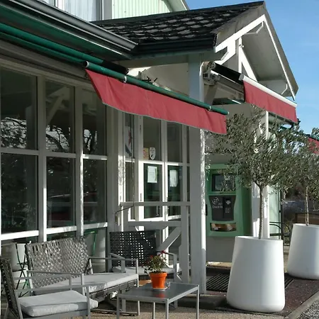 Le 81 Hotel