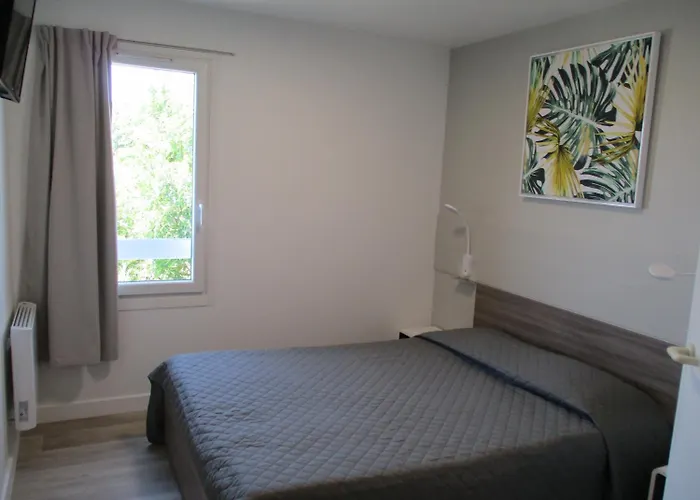 ホテル Le 81 カストル