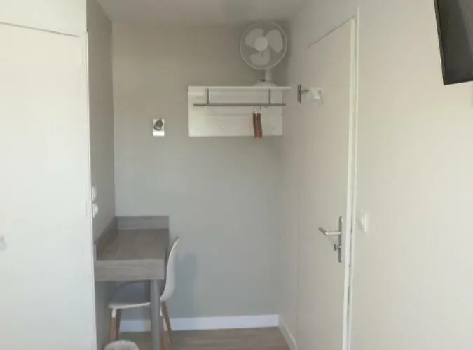 Le 81 3* カストル